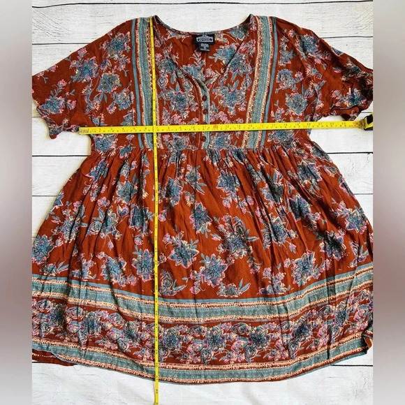 NWT Angie Women’s Brown Blue Floral Short Sleeve Boho Peasant Mini Dress Size M - Picture 8 of 9